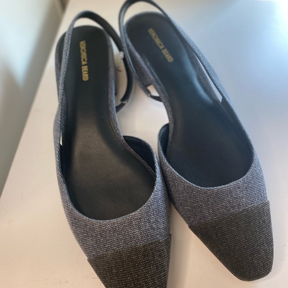 Veronica Beard Two-Tone Slingback Size 10 –Gray Black Blue Denim Cap Toe Pointed - Picture 2 of 7